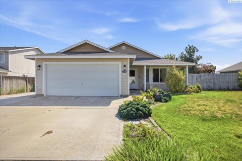Photo of 4328 Campolina Ln, Pasco, WA 99301 (MLS # 294810)