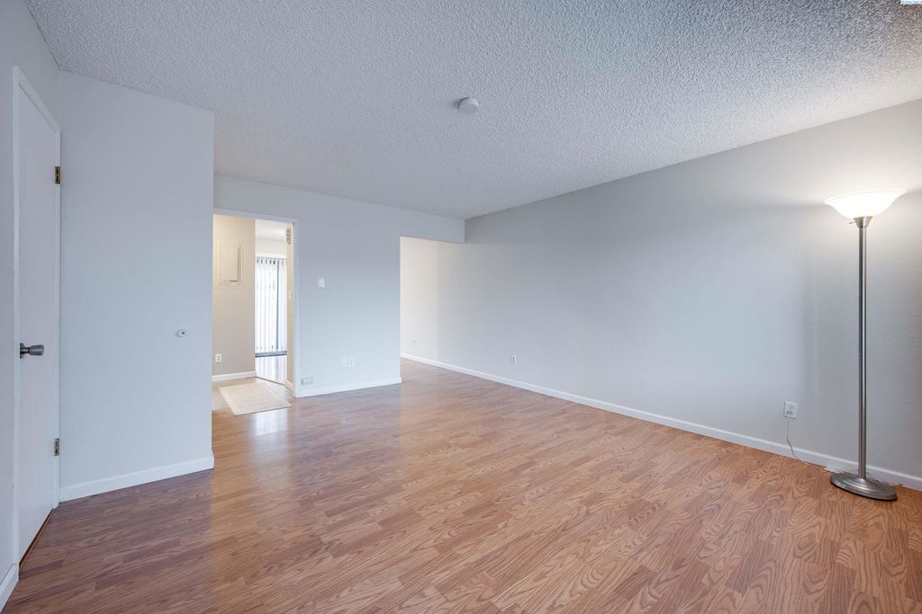 Photo of 600 SW Crestview St #2 St, Pullman, WA 99163 (MLS # 290050)