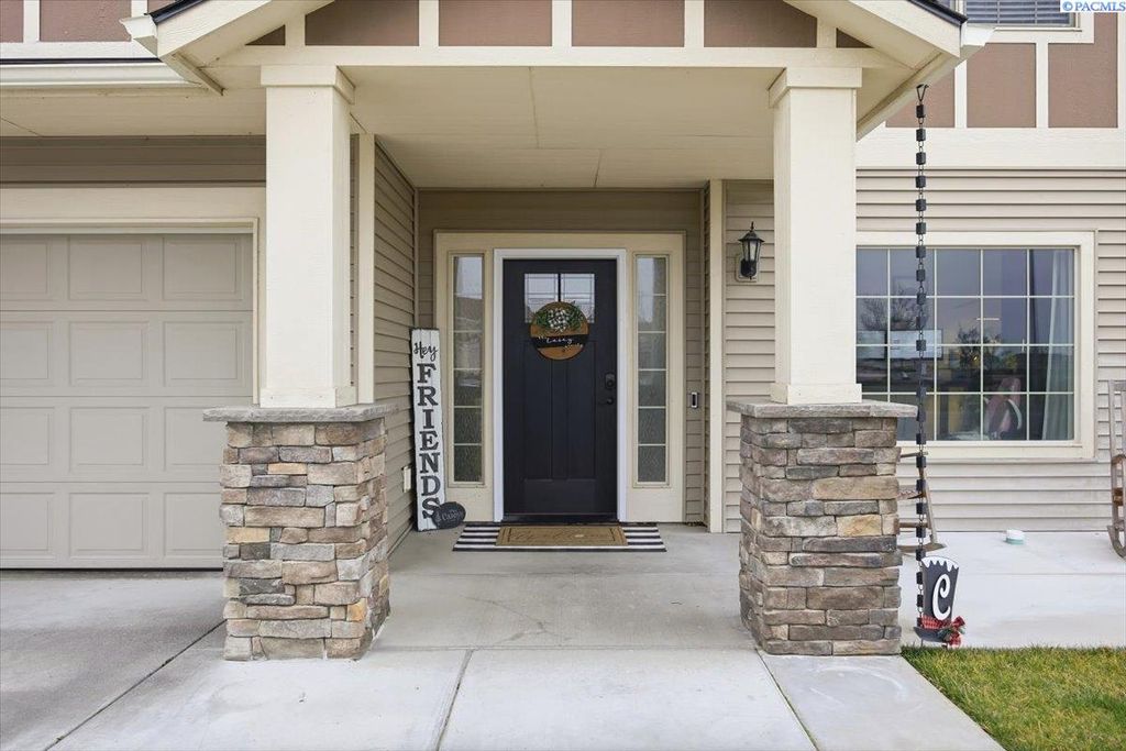 Photo of 4612 Parley Dr, Pasco, WA 99301 (MLS # 289967)