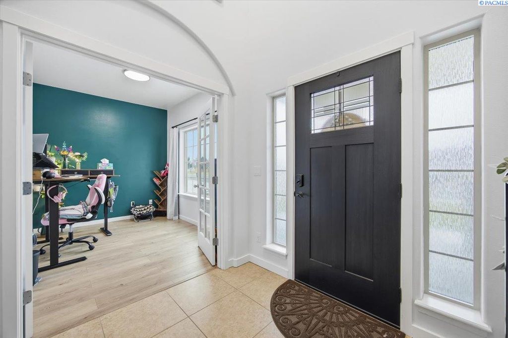 Photo of 4612 Parley Dr, Pasco, WA 99301 (MLS # 289967)