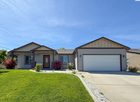 Photo of 4476 S Palouse Place, Kennewick, WA 99337 (MLS # 293205)