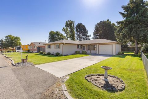 Photo of 2816 W Ella Street, Pasco, WA 99301 (MLS # 287798)