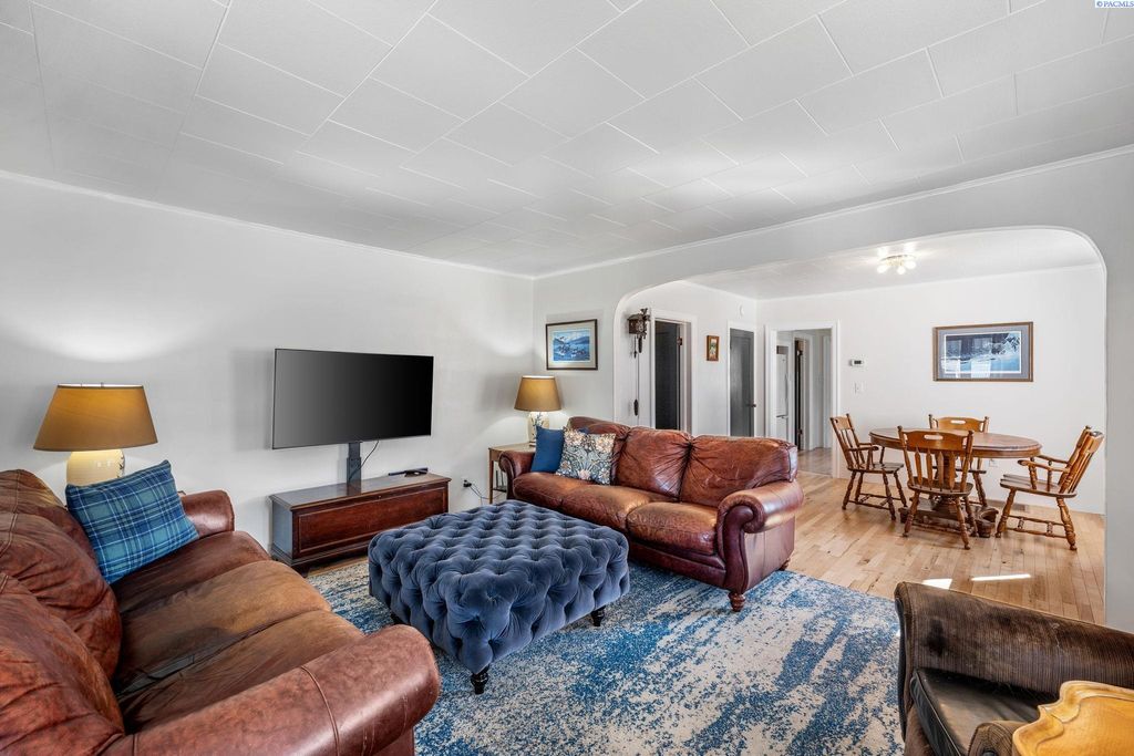 Photo of 201 E Cooper St, Colfax, WA 99111 (MLS # 287710)