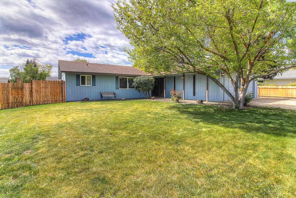 Photo of 2906 W Viola Avenue, Yakima, WA 98902 (MLS # 292518)