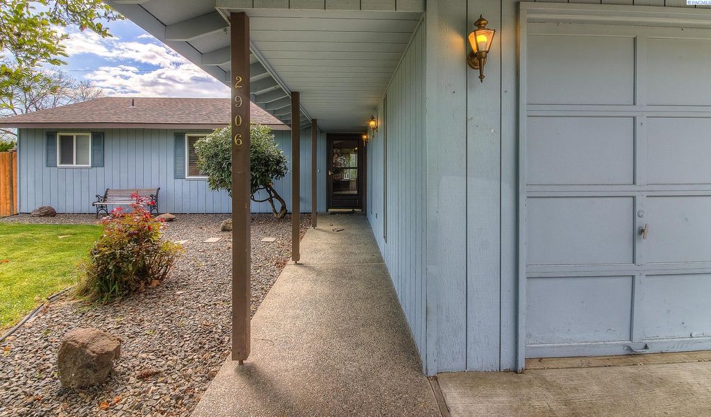 Photo of 2906 W Viola Avenue, Yakima, WA 98902 (MLS # 292518)