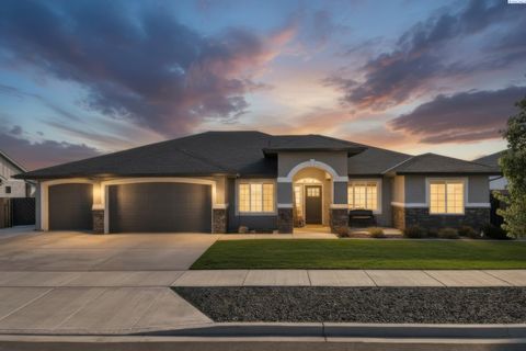 Photo of 4047 Corvina St, Richland, WA 99352 (MLS # 292049)