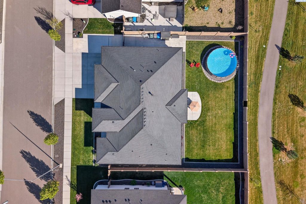 Photo of 4047 Corvina St, Richland, WA 99352 (MLS # 292049)