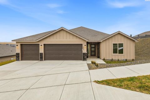 Photo of 2834 S Penn St, Kennewick, WA 99338 (MLS # 289194)