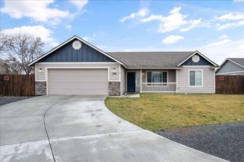 Photo of 209 E 16th Ave, Kennewick, WA 99336 (MLS # 289607)