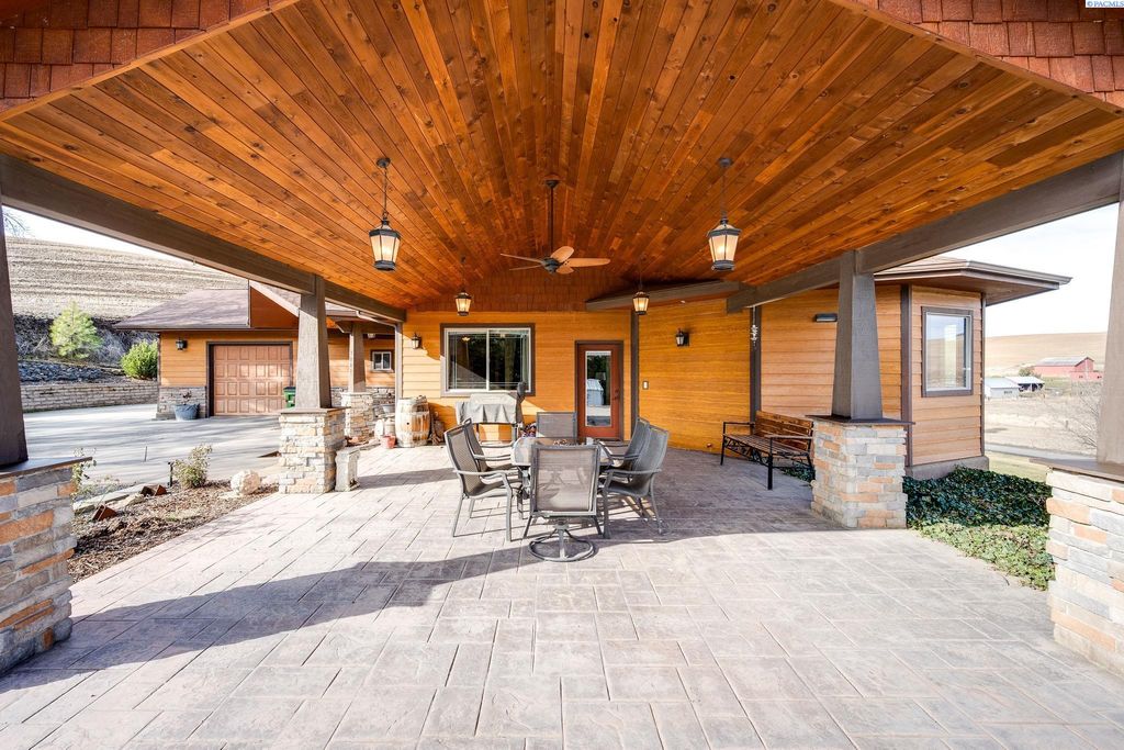 Photo of 3802 Palouse Albion Rd, Pullman, WA 99163 (MLS # 290284)