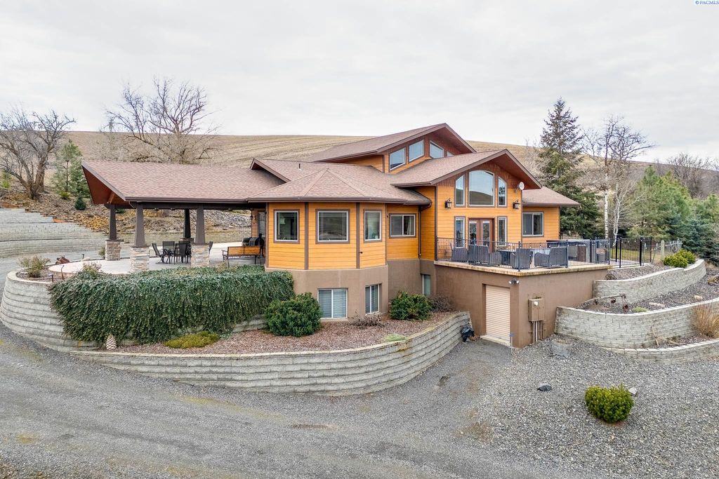 Photo of 3802 Palouse Albion Rd, Pullman, WA 99163 (MLS # 290284)