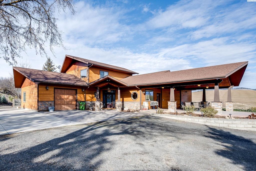 Photo of 3802 Palouse Albion Rd, Pullman, WA 99163 (MLS # 290284)