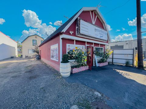Photo of 517 Grant Ave, Sunnyside, WA 98944 (MLS # 287865)