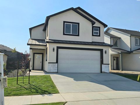 Photo of 3495 Stardust, Richland, WA 99352 (MLS # 284970)