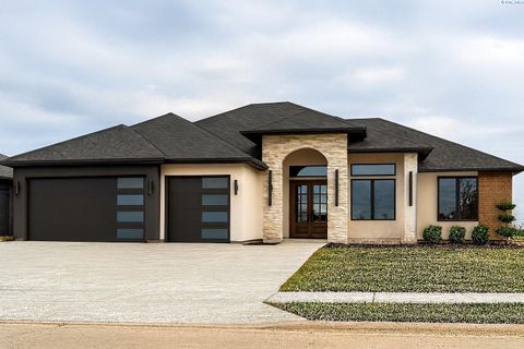 Photo of 2879 Savanna Avenue, Richland, WA 99352 (MLS # 288216)