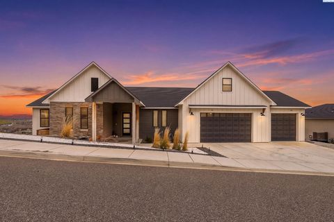 Photo of 5520 Hershey LN, West Richland, WA 99353 (MLS # 293438)