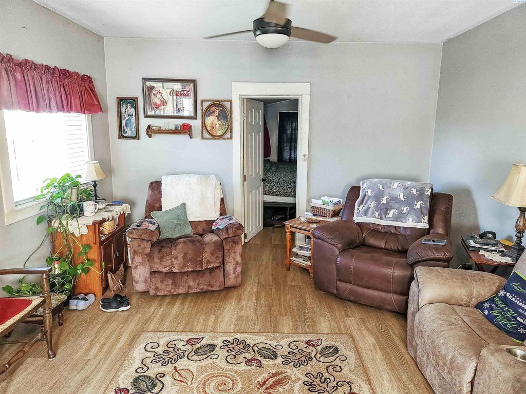 Photo of 208 S 3rd St, Garfield, WA 99130 (MLS # 288179)