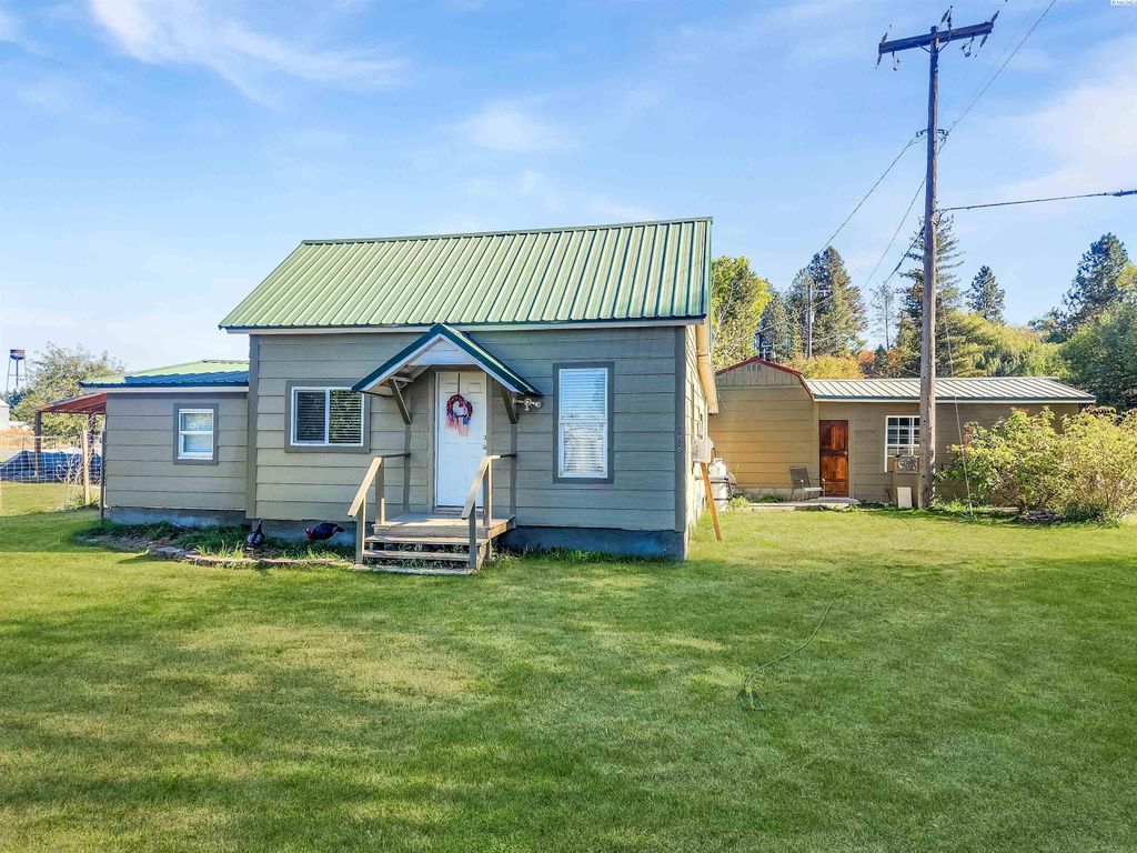 Photo of 208 S 3rd St, Garfield, WA 99130 (MLS # 288179)