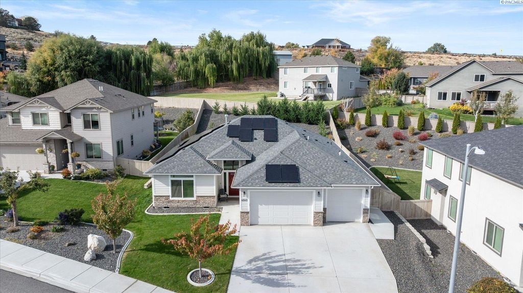 Photo of 4840 Tillamook Dr, Richland, WA 99352 (MLS # 288995)