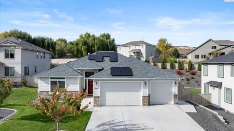 Photo of 4840 Tillamook Dr, Richland, WA 99352 (MLS # 288995)