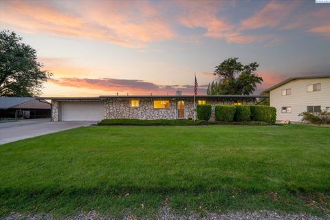 Photo of 6336 W Willamette Ave, Kennewick, WA 99336 (MLS # 288697)