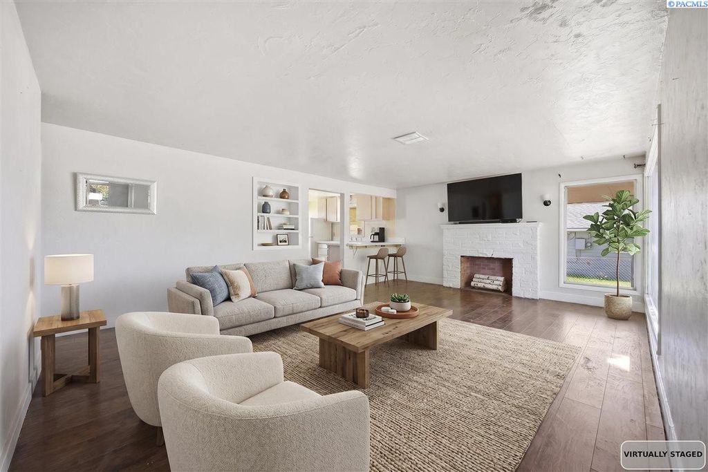 Photo of 1922 W 6th Ave, Kennewick, WA 99336 (MLS # 292728)