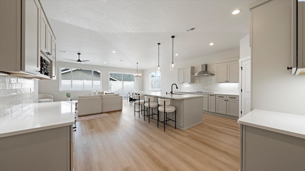 Photo of 1334 Kalani Ct, West Richland, WA 99353 (MLS # 292492)