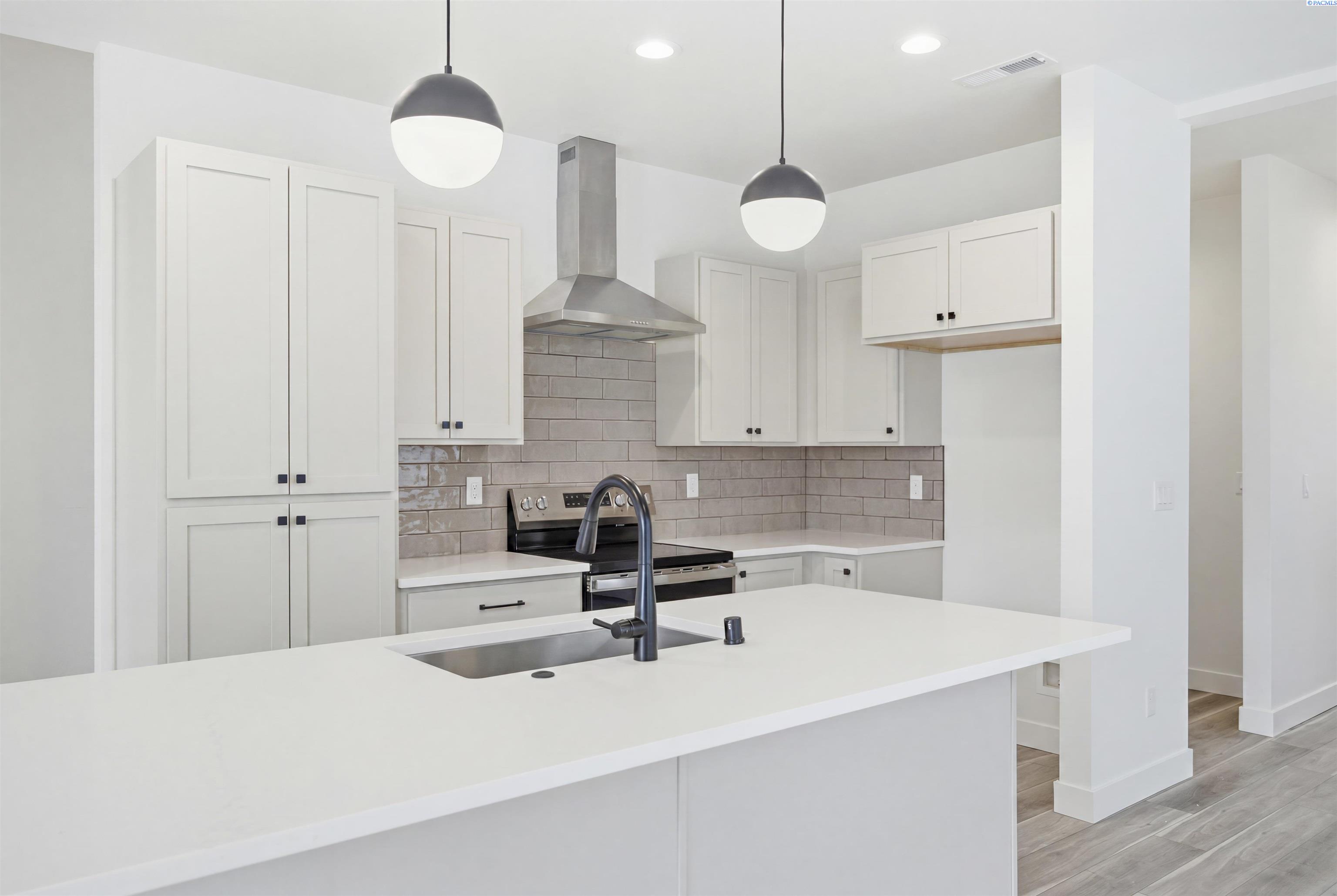 Photo 1 of 28 — 4449 Conifer St, West Richland, WA 99353