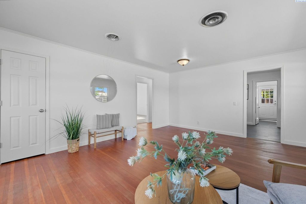 Photo of 1603 Mahan Ave, Richland, WA 99354 (MLS # 289830)