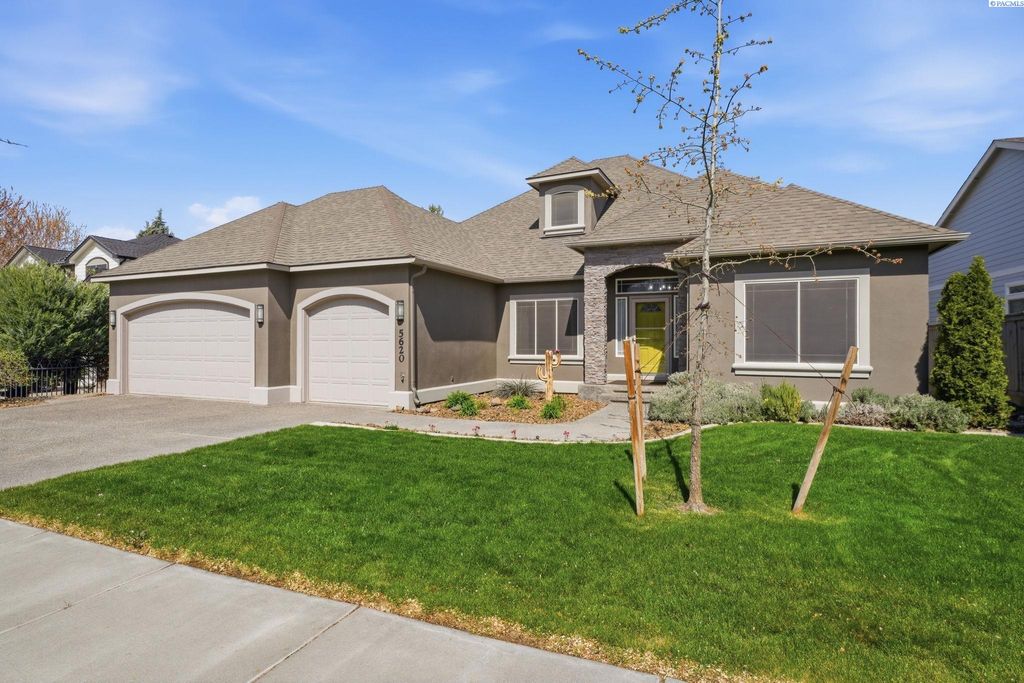 Photo of 5620 W 14th Ave, Kennewick, WA 99338 (MLS # 291938)