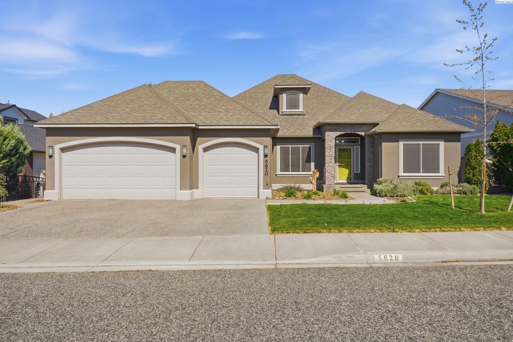 Photo of 5620 W 14th Ave, Kennewick, WA 99338 (MLS # 291938)