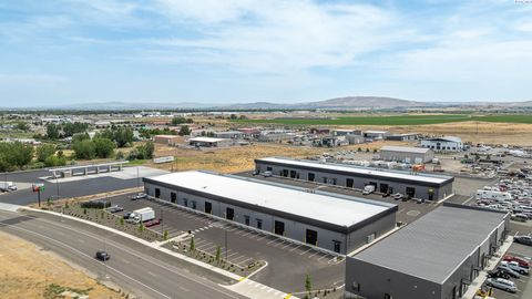 Photo of 2509 Logan Street, Richland, WA 99354 (MLS # 286478)