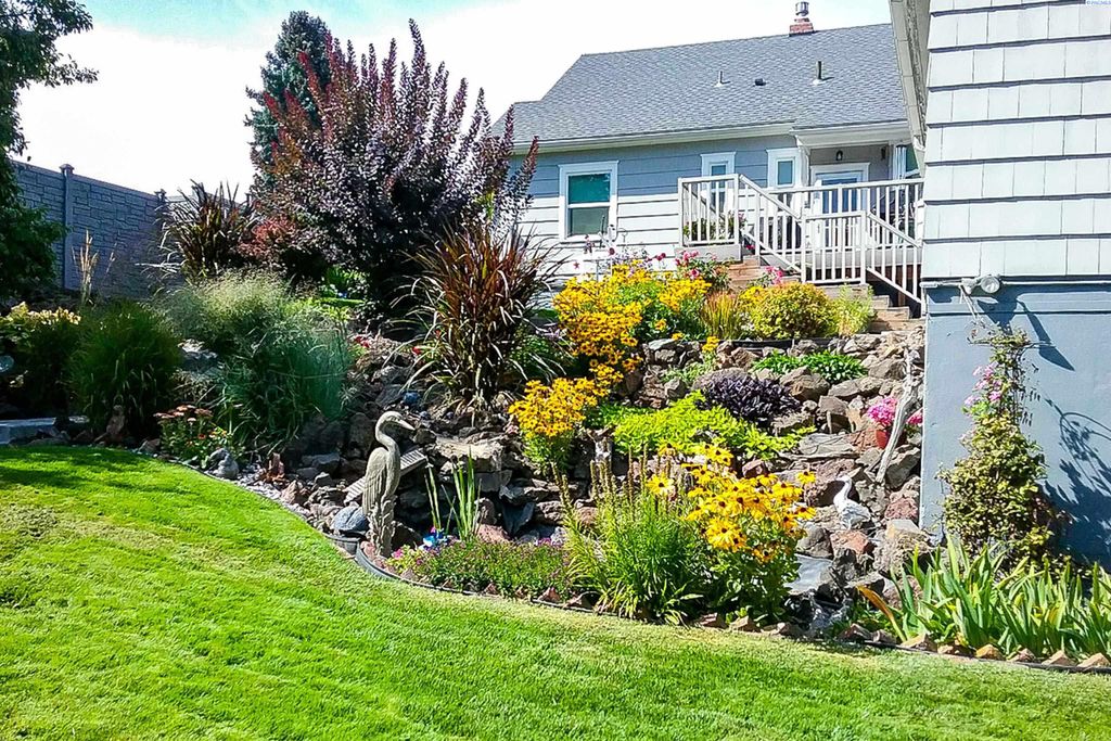 Photo of 905 S East St, Colfax, WA 99111 (MLS # 290536)