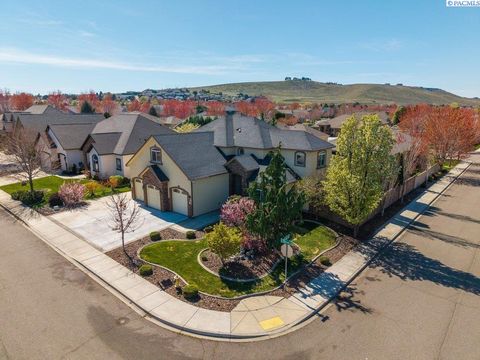 Photo of 1600 S Edison St, Kennewick, WA 99338 (MLS # 291883)