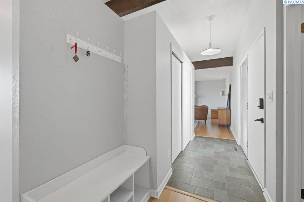 Photo of 810 SW Alcora Dr, Pullman, WA 99163 (MLS # 290095)