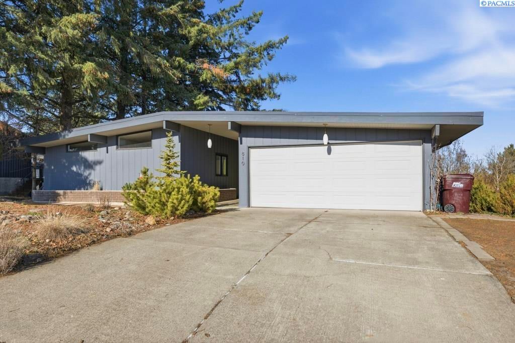 Photo of 810 SW Alcora Dr, Pullman, WA 99163 (MLS # 290095)