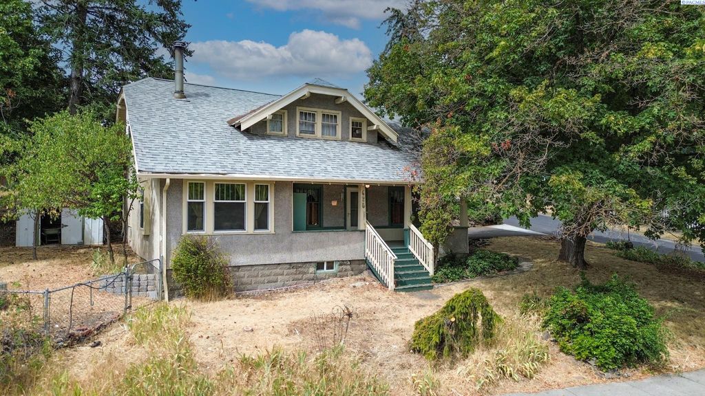 Photo of 625 NW State Street, Pullman, WA 99163 (MLS # 285238)