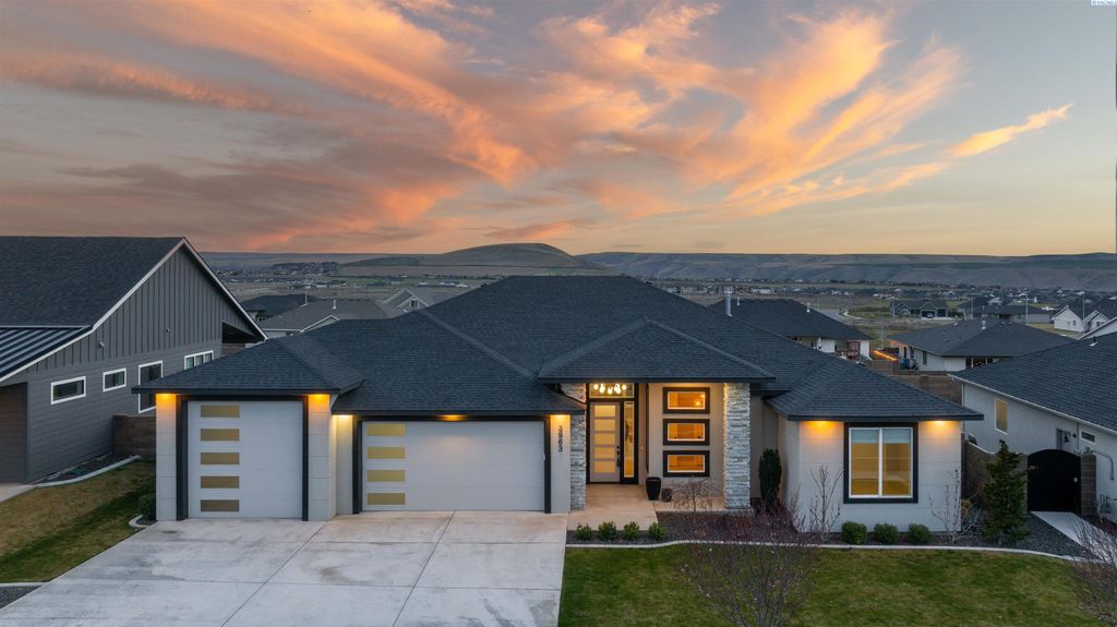 Photo of 3963 Corvina St, Richland, WA 99352 (MLS # 291145)