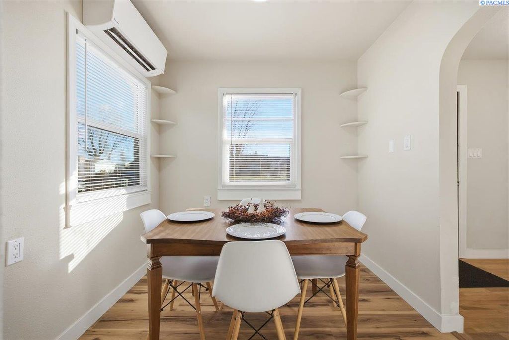 Photo of 4218 Hood Ave, Kennewick, WA 99336 (MLS # 290615)