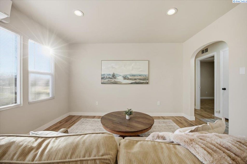 Photo of 4218 Hood Ave, Kennewick, WA 99336 (MLS # 290615)