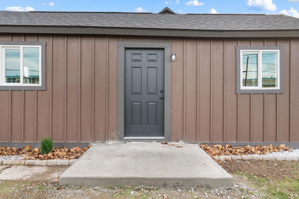 Photo of 44 E 3rd Ave, Toppenish, WA 98948 (MLS # 289361)