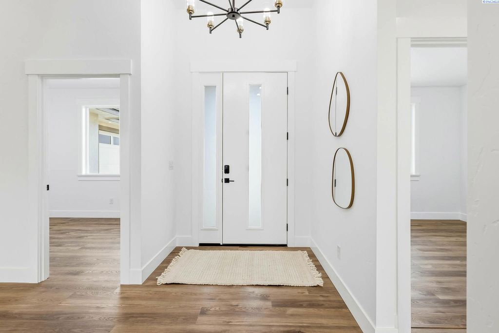 Photo of 7101 W 34th Pl, Kennewick, WA 99338 (MLS # 290543)