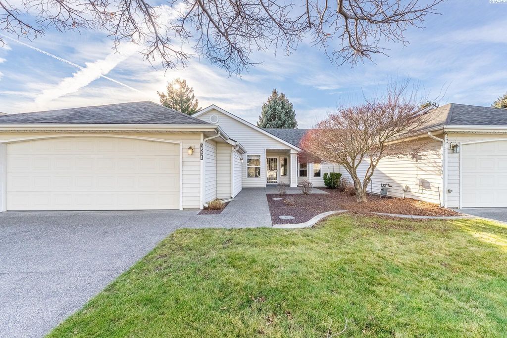 Photo of 3534 S Huntington Lopp Loop, Kennewick, WA 99337 (MLS # 289398)