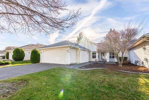 Photo of 3534 S Huntington Lopp Loop, Kennewick, WA 99337 (MLS # 289398)