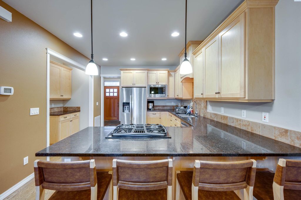 Photo of 715 NE Oak Street #b St, Pullman, WA 99163 (MLS # 291255)