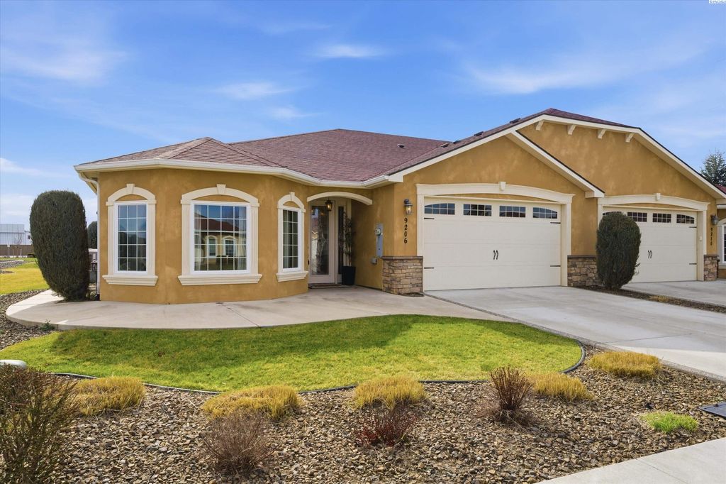 Photo of 9206 Vincenzo Drive, Pasco, WA 99301 (MLS # 290884)