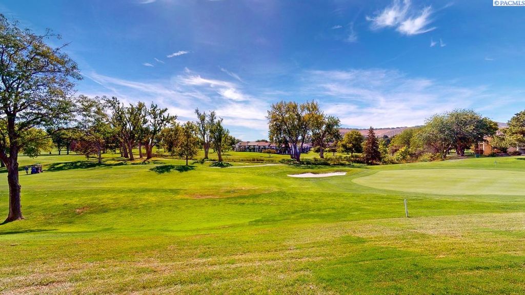 Photo of 269 Gage Blvd, Richland, WA 99352 (MLS # 291053)