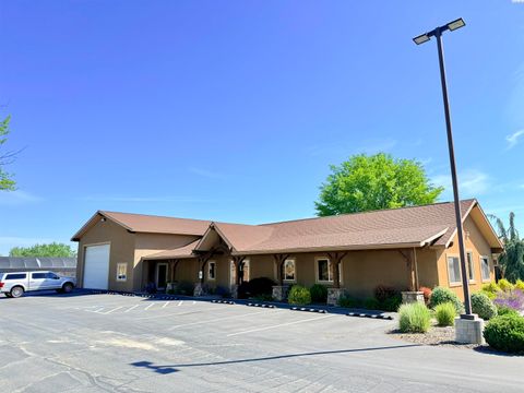 Photo of 1212 Columbia Park Trail #B, Richland, WA 99352 (MLS # 292781)