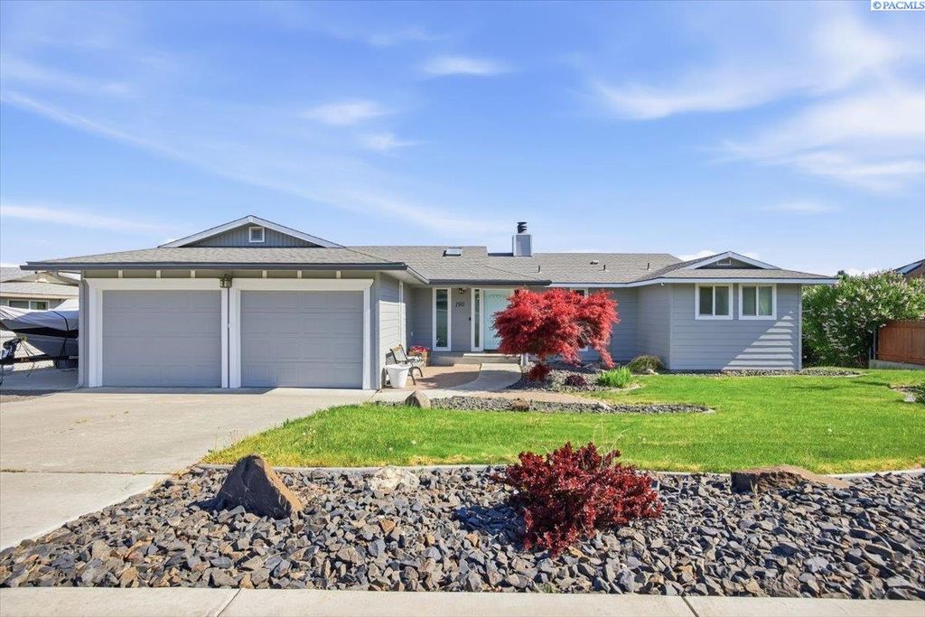 Photo of 190 Edgewood Dr, Richland, WA 99352 (MLS # 292334)