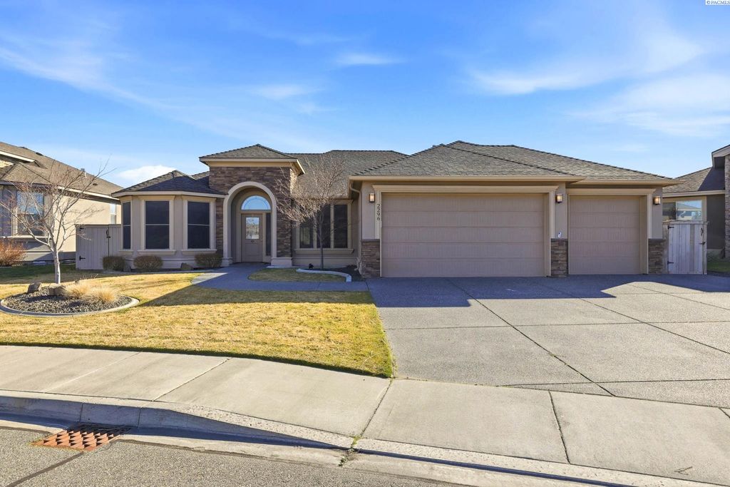 Photo of 2296 Copperleaf St, Richland, WA 99354 (MLS # 290912)